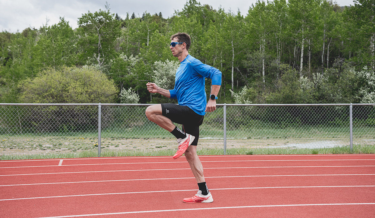 Running form drills: Run with high knees